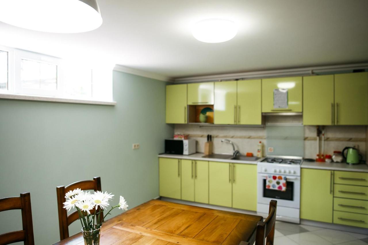 צ'רנוביץ Sweet Home Hostel / Guest House מראה חיצוני תמונה