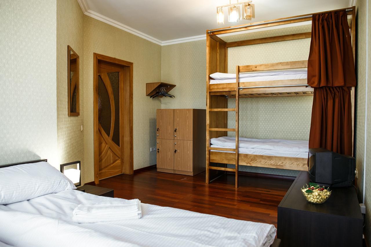 צ'רנוביץ Sweet Home Hostel / Guest House מראה חיצוני תמונה