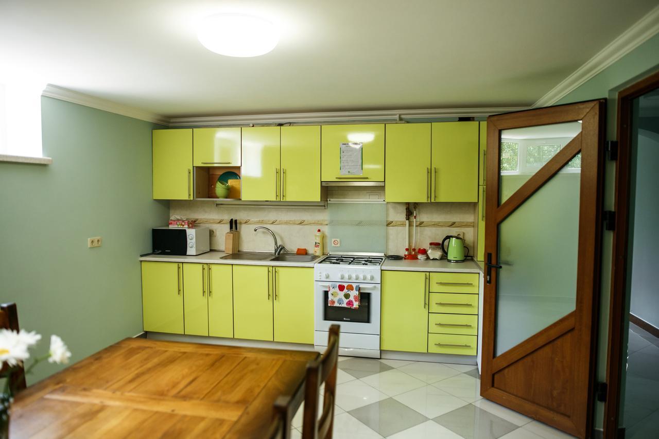 צ'רנוביץ Sweet Home Hostel / Guest House מראה חיצוני תמונה