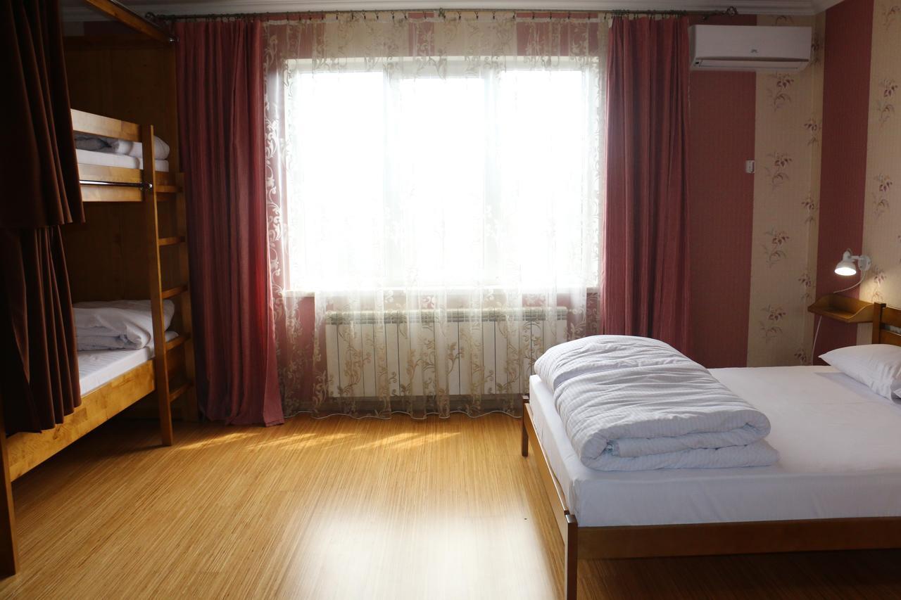 צ'רנוביץ Sweet Home Hostel / Guest House מראה חיצוני תמונה